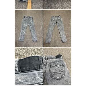 American Eagle womens mom jeans sz 2R acid wash high rise denim